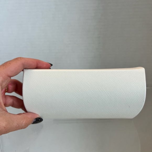 Michael Kors Glasses/Sunglasses Case Off White case only no glasses - Picture 2 of 3